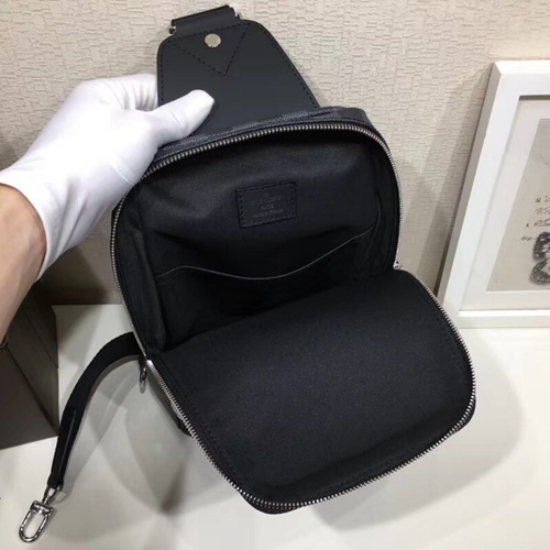 ルイヴィトンバッグ着用イメージ